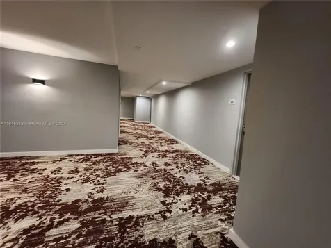 2555 Collins Avenue Miami Beach FL 33140