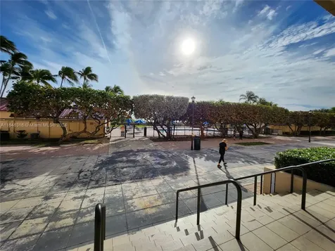 2555 Collins Avenue Miami Beach FL 33140