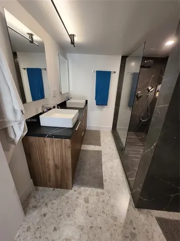 2555 Collins Avenue Miami Beach FL 33140