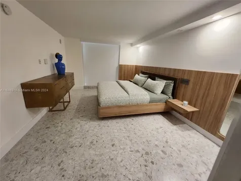 2555 Collins Avenue Miami Beach FL 33140