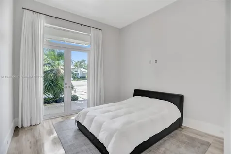 7225 SW 79th Terrace South Miami FL 33143