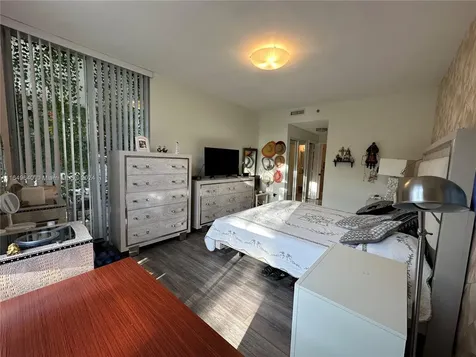 9725 NW 52nd Street Doral FL 33178