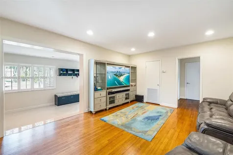 134 Fern Way Miami Springs FL 33166