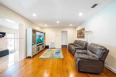 134 Fern Way Miami Springs FL 33166