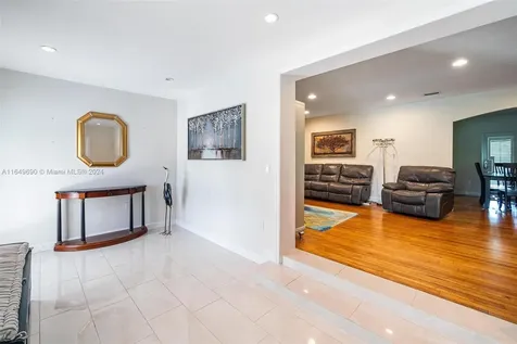 134 Fern Way Miami Springs FL 33166