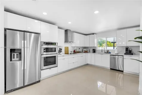 19610 NW 83rd Avenue Hialeah FL 33015