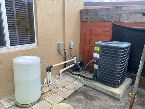 2460 SW 85th Avenue Miramar FL 33025