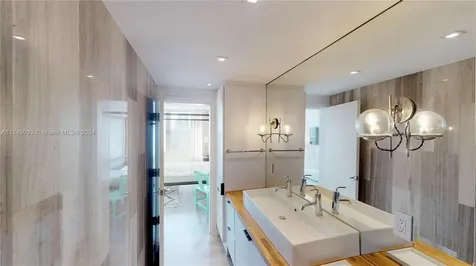 1000 West Avenue Miami Beach FL 33139