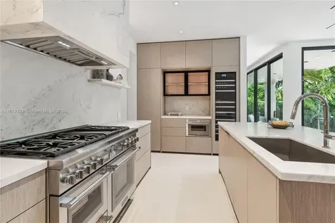 114 4th San Marino Terrace Miami Beach FL 33139