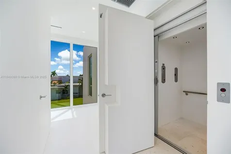 1844 Daytonia Road Miami Beach FL 33141