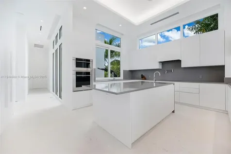 1844 Daytonia Road Miami Beach FL 33141