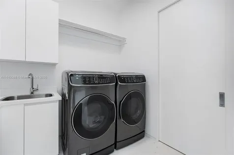 1844 Daytonia Road Miami Beach FL 33141