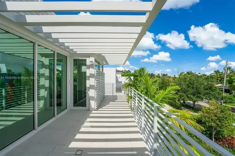 1844 Daytonia Road Miami Beach FL 33141