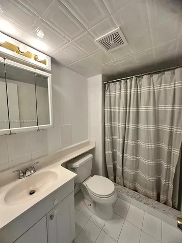 5555 Collins Avenue Miami Beach FL 33140