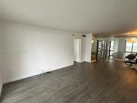 5555 Collins Avenue Miami Beach FL 33140