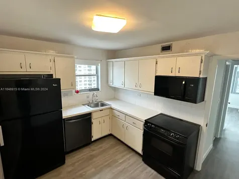 5555 Collins Avenue Miami Beach FL 33140