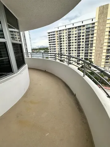 5555 Collins Avenue Miami Beach FL 33140