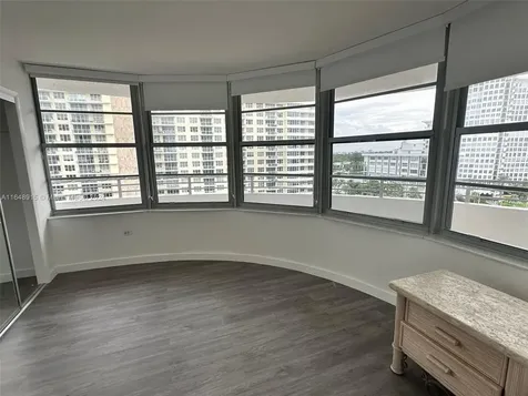 5555 Collins Avenue Miami Beach FL 33140
