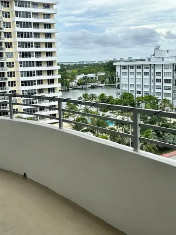5555 Collins Avenue Miami Beach FL 33140