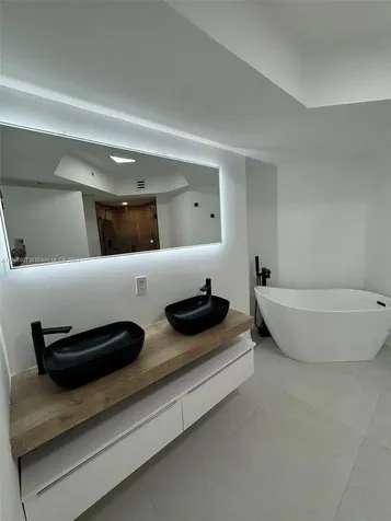 6301 Collins Avenue Miami Beach FL 33141