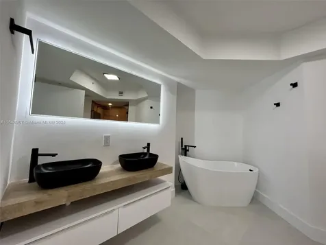 6301 Collins Avenue Miami Beach FL 33141