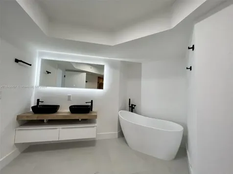 6301 Collins Avenue Miami Beach FL 33141