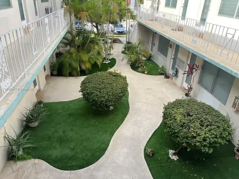 2072 NE 169th Street North Miami Beach FL 33162