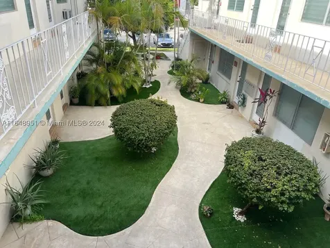 2072 NE 169th Street North Miami Beach FL 33162