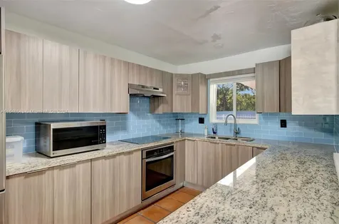 13980 NW 14th Avenue Miami FL 33167