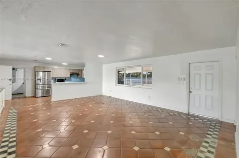 13980 NW 14th Avenue Miami FL 33167
