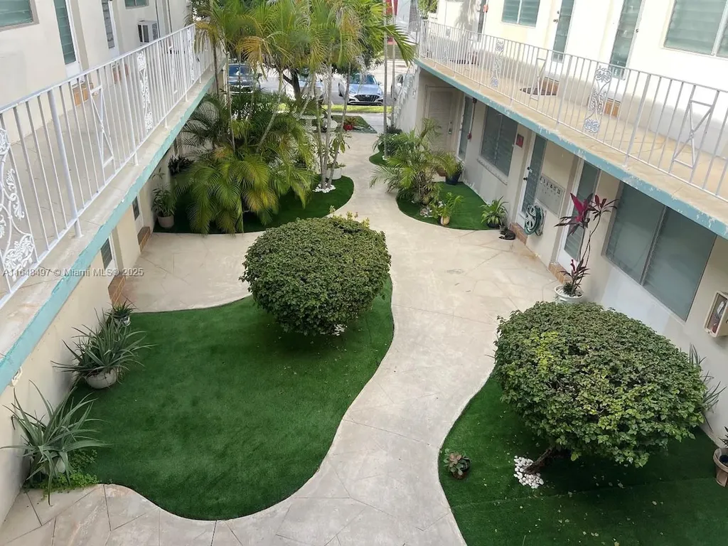 2072 NE 169th Street North Miami Beach FL 33162