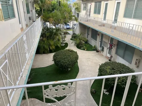 2072 NE 169th Street North Miami Beach FL 33162