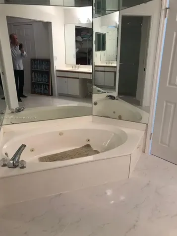 3500 Mystic Pointe Drive Aventura FL 33180