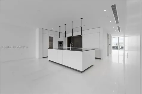 300 Biscayne Blvd Way Miami FL 33131