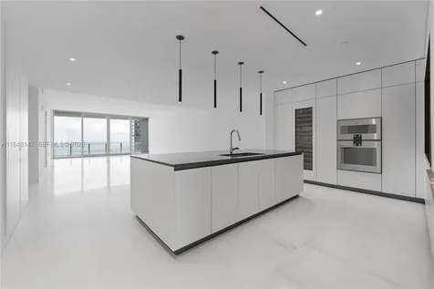 300 Biscayne Blvd Way Miami FL 33131