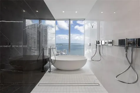 300 Biscayne Blvd Way Miami FL 33131