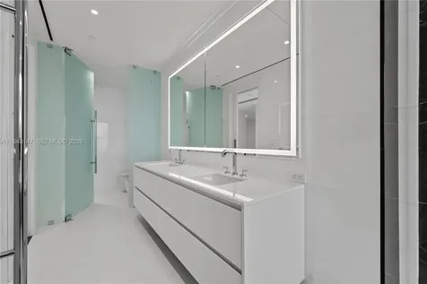 300 Biscayne Blvd Way Miami FL 33131