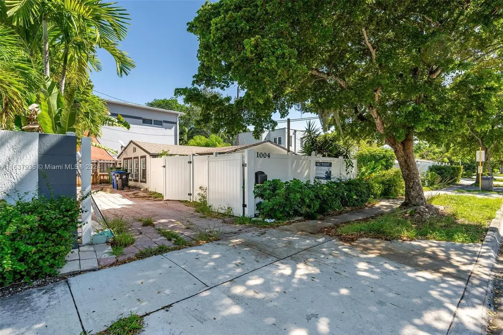 1004 SW 4th Avenue Fort Lauderdale FL 33315