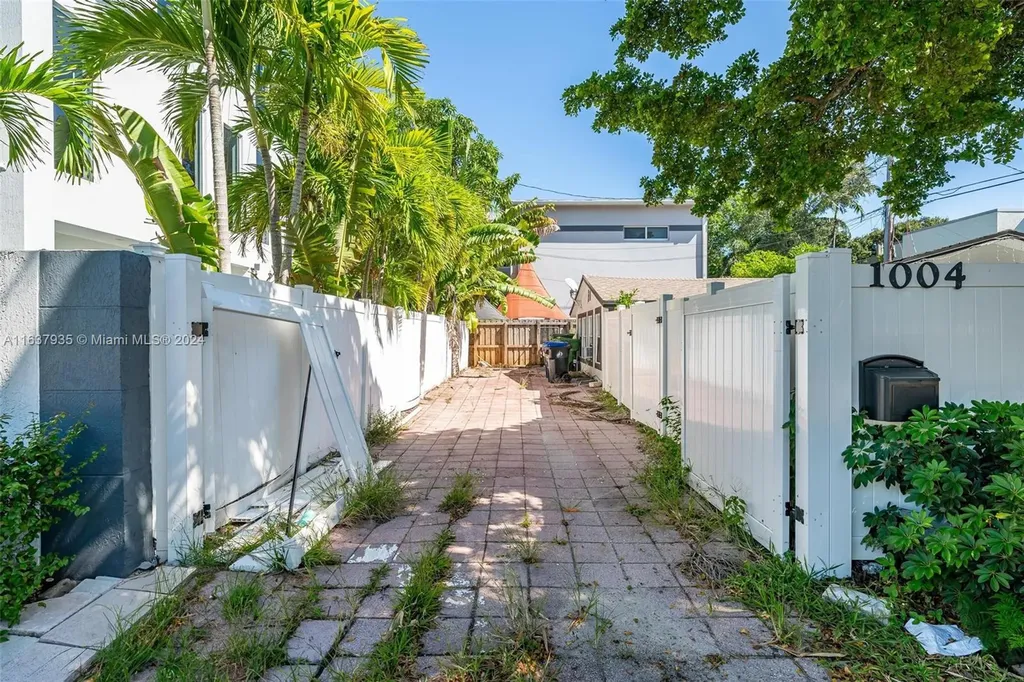 1004 SW 4th Avenue Fort Lauderdale FL 33315