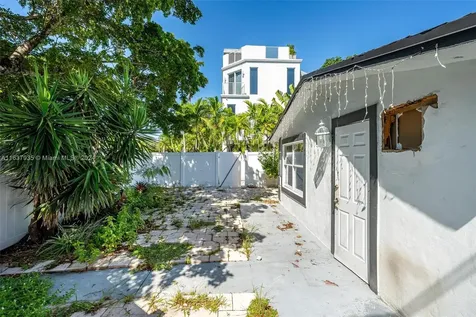 1004 SW 4th Avenue Fort Lauderdale FL 33315