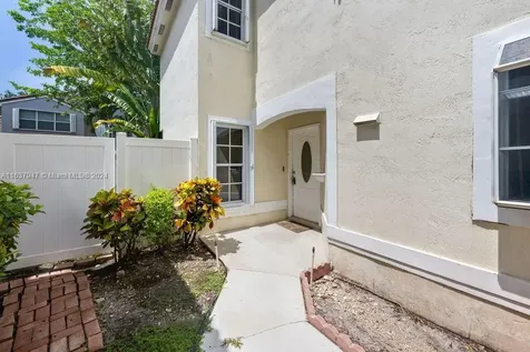 946 Jade Court Weston FL 33326