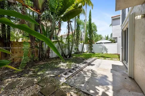 946 Jade Court Weston FL 33326