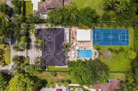 12110 SW 60th Court Pinecrest FL 33156