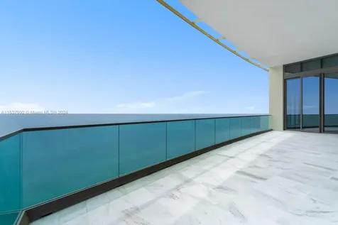 17901 Collins Sunny Isles Beach FL 33160