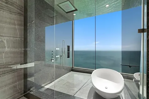 17901 Collins Sunny Isles Beach FL 33160