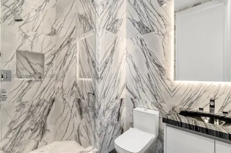 17901 Collins Sunny Isles Beach FL 33160