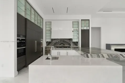 17901 Collins Sunny Isles Beach FL 33160