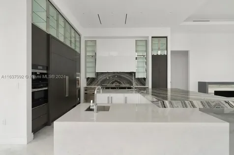 17901 Collins Sunny Isles Beach FL 33160