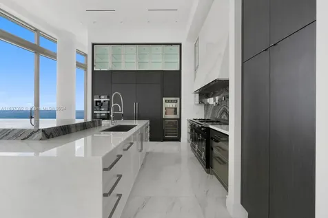 17901 Collins Sunny Isles Beach FL 33160