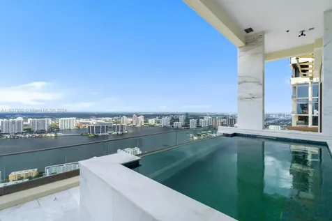 17901 Collins Sunny Isles Beach FL 33160